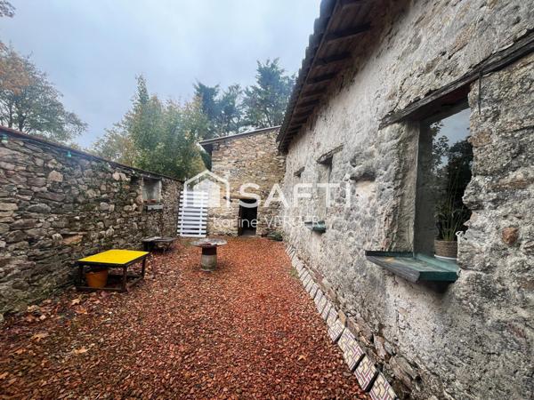 En campagne bâtisse en pierre à rénover – Potentiel 290 m²