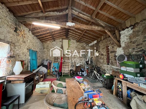 En campagne bâtisse en pierre à rénover – Potentiel 290 m²