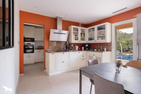 Maison à vendre |  Assas |  4 pièces | 126 m²