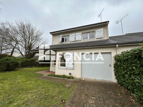 À vendre Maison 5 pièces 101 m² - Dampierre-en-burly 45570