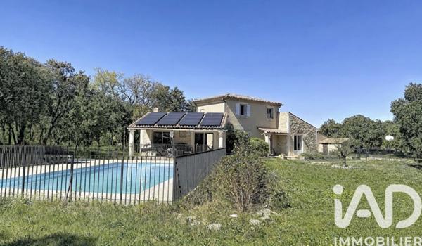 Maison à vendre 5 pièces 217,08 m² Nîmes