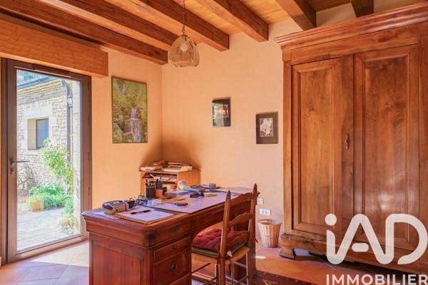 Maison à vendre 6 pièces 275 m² Marcillac-Saint-Quentin