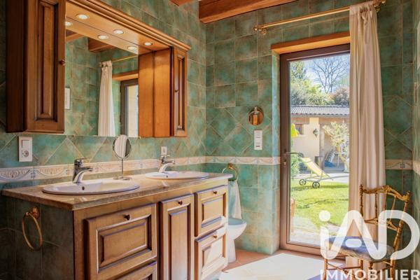 Maison à vendre 6 pièces 275 m² Marcillac-Saint-Quentin