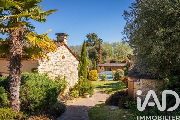 Maison à vendre 6 pièces 275 m² Marcillac-Saint-Quentin