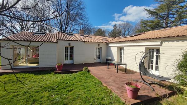 Maison 5 chambres 205 m² à vendre en campagne à Aizenay