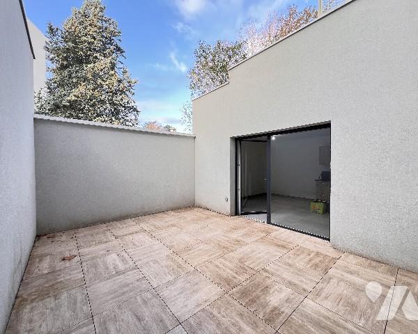 Coeur Point du Jour, T2 avec grande terrasse de 21 m² et garage fermé dans résidence 2020.