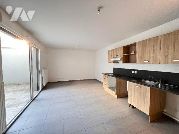 Coeur Point du Jour, T2 avec grande terrasse de 21 m² et garage fermé dans résidence 2020.