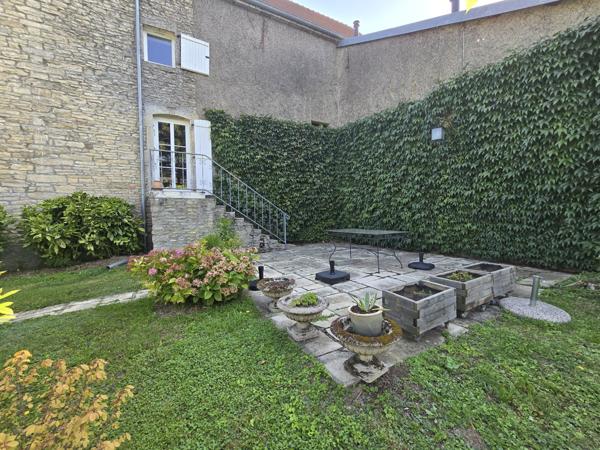 Magnifique maison en pierre de 271 M²