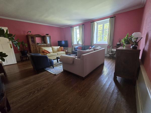 Magnifique maison en pierre de 271 M²