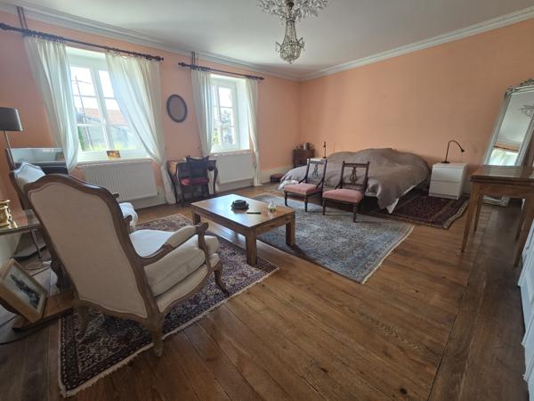 Magnifique maison en pierre de 271 M²