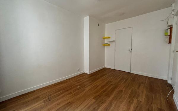 Appartement à vendre    1 pièce • 15 m2 Paris 11