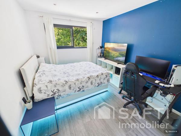 Maison contemporaine avec 4 chambres - quartier Le Camp des Lanciers