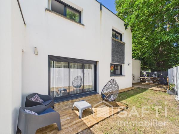 Maison contemporaine avec 4 chambres - quartier Le Camp des Lanciers