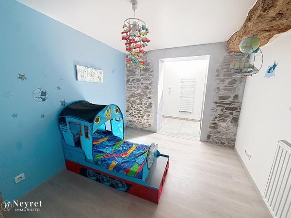 MAISON DE VILLAGE EN PIERRE – ENV. 180 M² – 4 CHAMBRES – GARAGE 36M²