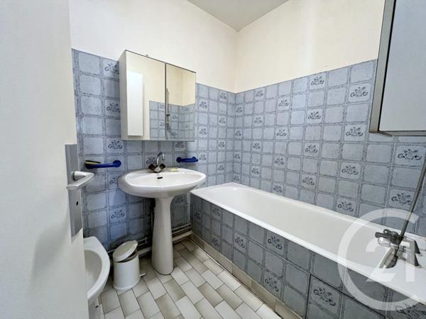 Appartement F3 à vendre  3 pièces - 62,83 m2 COURBEVOIE - 92