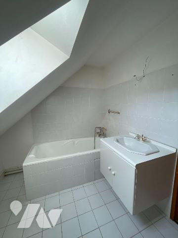 A ACHETER sur la commune d'ARCISSES (Margon)

Une agréable maison située dans un environnemen...