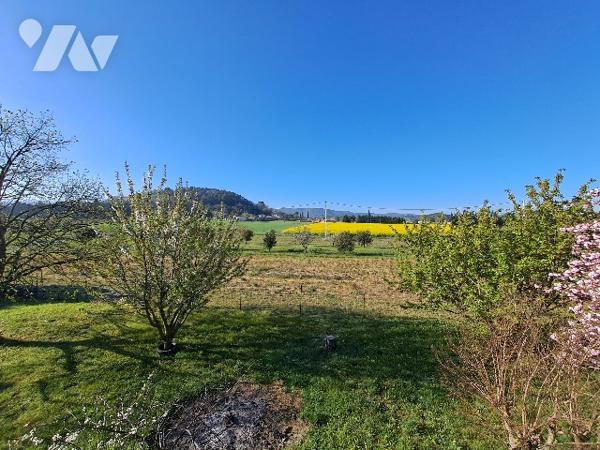 LA BATIE ROLLAND, ferme de 168m² habitable avec grange, jardin et chênes truffier.