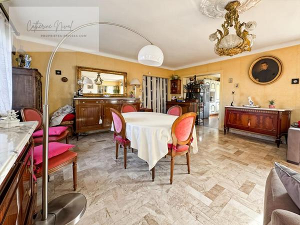 Maison familiale, 4 chambres, un garage