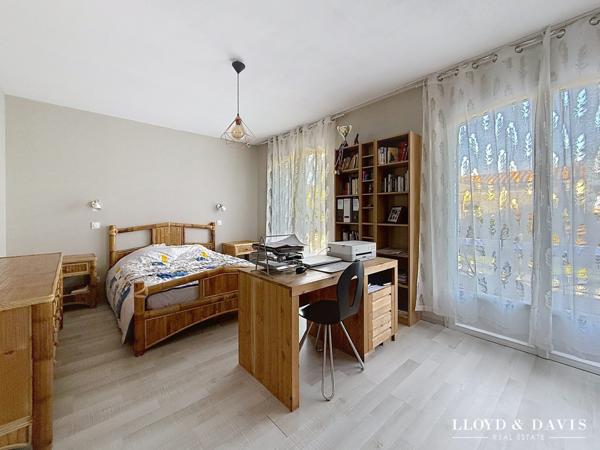 Meschers sur Gironde : Maison Contemporaine de 117 m² + garage, avec Piscine , sur 1000m² de terrain