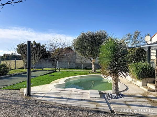 Meschers sur Gironde : Maison Contemporaine de 117 m² + garage, avec Piscine , sur 1000m² de terrain