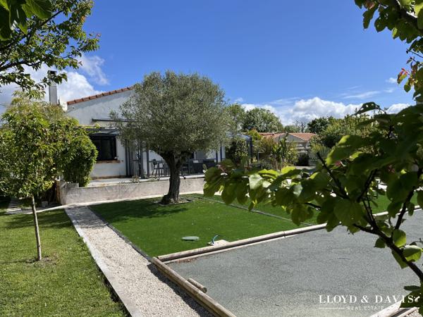 Meschers sur Gironde : Maison Contemporaine de 117 m² + garage, avec Piscine , sur 1000m² de terrain
