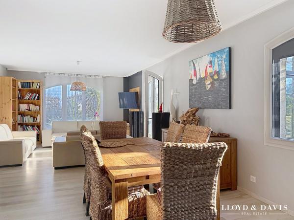 Meschers sur Gironde : Maison Contemporaine de 117 m² + garage, avec Piscine , sur 1000m² de terrain