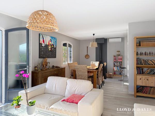 Meschers sur Gironde : Maison Contemporaine de 117 m² + garage, avec Piscine , sur 1000m² de terrain