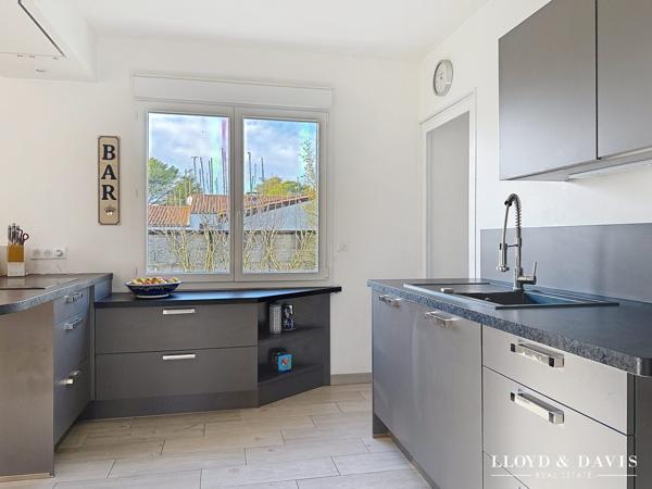 Meschers sur Gironde : Maison Contemporaine de 117 m² + garage, avec Piscine , sur 1000m² de terrain