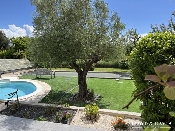 Meschers sur Gironde : Maison Contemporaine de 117 m² + garage, avec Piscine , sur 1000m² de terrain