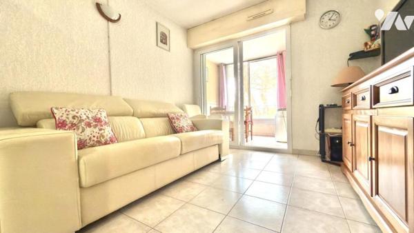 FREJUS - Studio situé en copropriété avec piscine