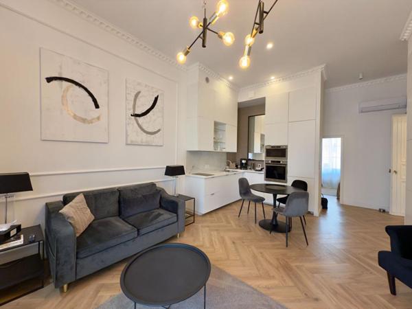 Immeuble de rapport 400m² à Béziers, 6 apparts meublés haut de gamme