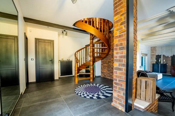 Maison de caractère de 261 m² sur 20 ares avec espaces de vie remarquables