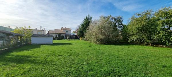 Maison de caractère de 261 m² sur 20 ares avec espaces de vie remarquables