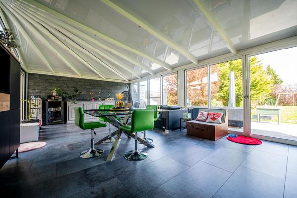 Maison de caractère de 261 m² sur 20 ares avec espaces de vie remarquables