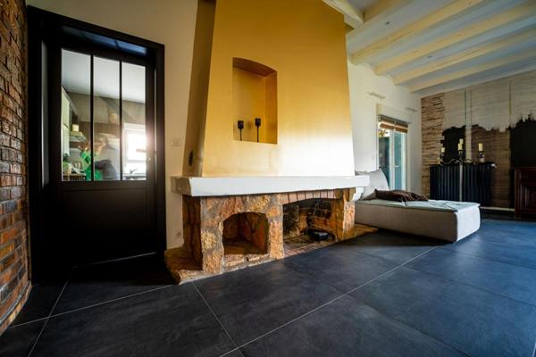 Maison de caractère de 261 m² sur 20 ares avec espaces de vie remarquables