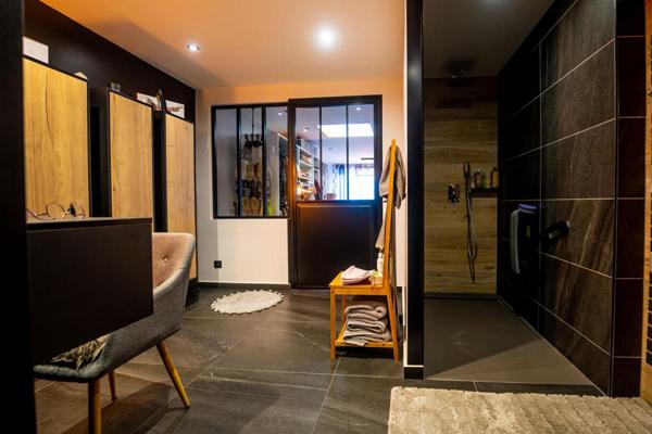 Maison de caractère de 261 m² sur 20 ares avec espaces de vie remarquables