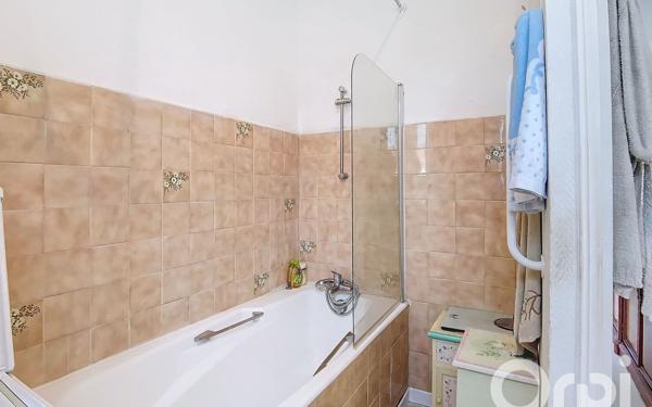 Appartement à vendre    3 pièces • 50 m2 Toulon