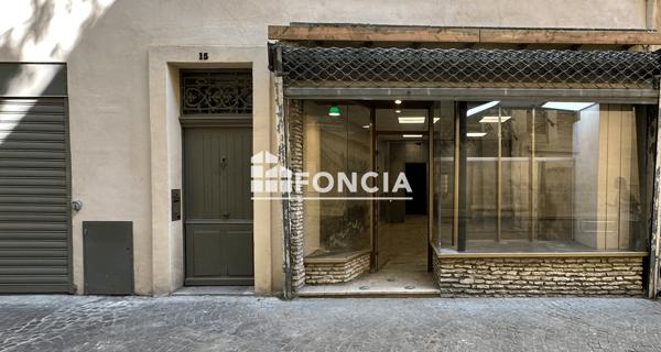 À vendre Local commercial 100 m² - Nîmes 30000