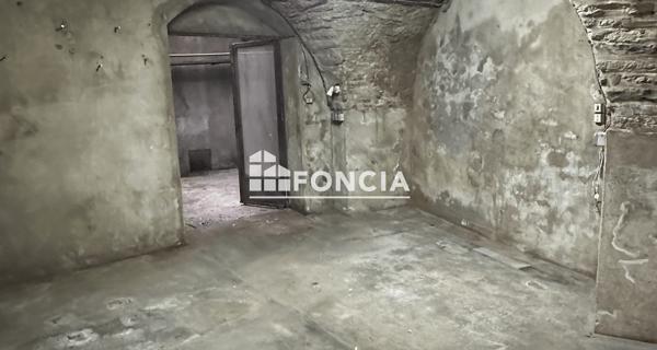 À vendre Local commercial 100 m² - Nîmes 30000