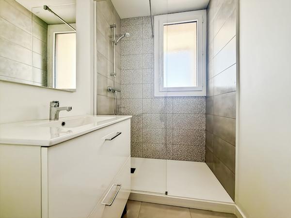 Appartement Pessac T5 (82m2 + Cave ) refais à neuf
