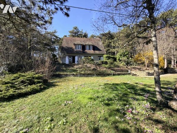 BEAUNE située au calme maison de 150 m² sur 2550 m² de terrain 