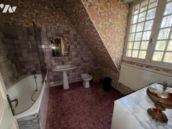 BEAUNE située au calme maison de 150 m² sur 2550 m² de terrain 