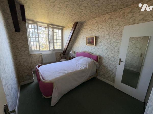 BEAUNE située au calme maison de 150 m² sur 2550 m² de terrain 