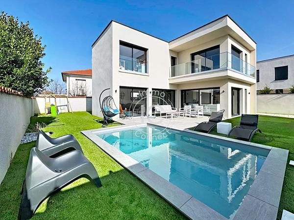 Élégante maison contemporaine avec piscine - Saint laurent de mure