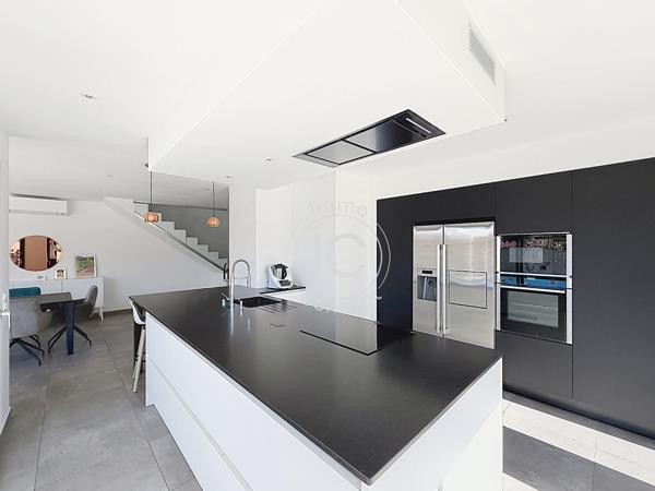 Élégante maison contemporaine avec piscine - Saint laurent de mure