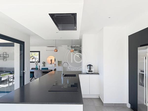 Élégante maison contemporaine avec piscine - Saint laurent de mure