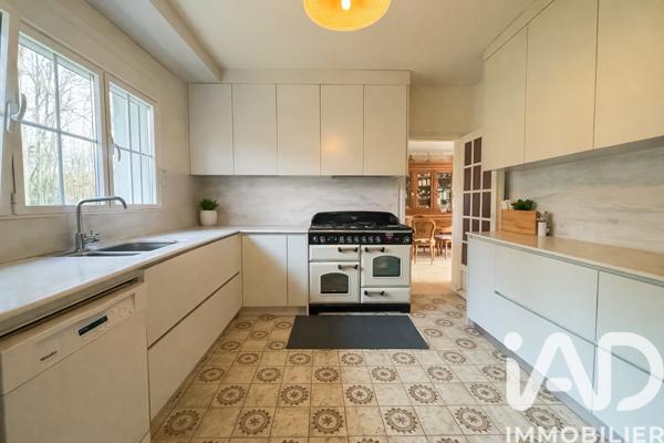 Maison à vendre 8 pièces 239 m² Abondant