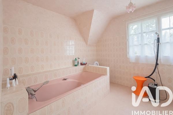 Maison à vendre 8 pièces 239 m² Abondant