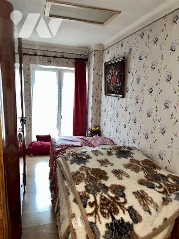 A VENDRE à AVALLON (89200), au c?ur du centre ville :
Un immeuble comprenant deux logements d'...