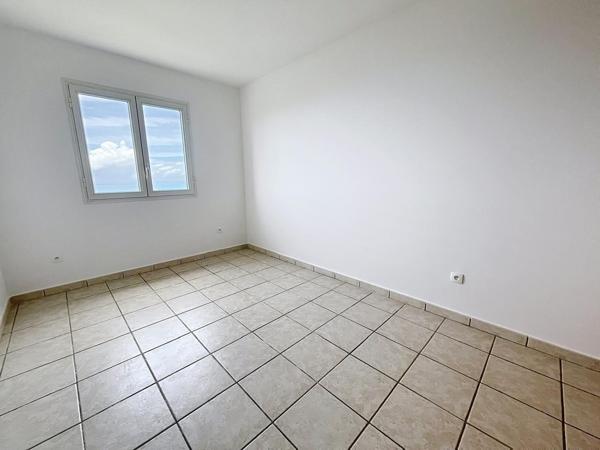 BEL APPARTEMENT AVEC VUE MER